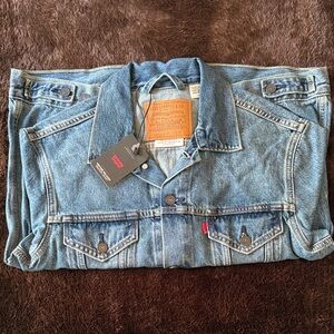 Levi's Classic Blue Denim Trucker Jacket